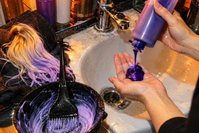 Purple Shampoo vs Toner After Bleaching: Which to Use