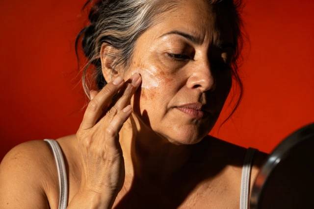 Como tratar acne e manchas escuras ao mesmo tempo