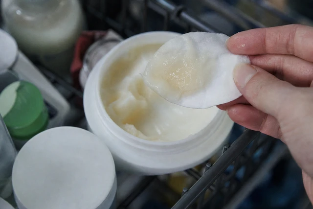クレンジングバームで目がかすむのはなぜ？