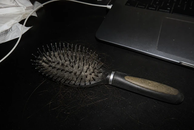 頭頂部の髪が切れるのはなぜ？確認したいポイント
