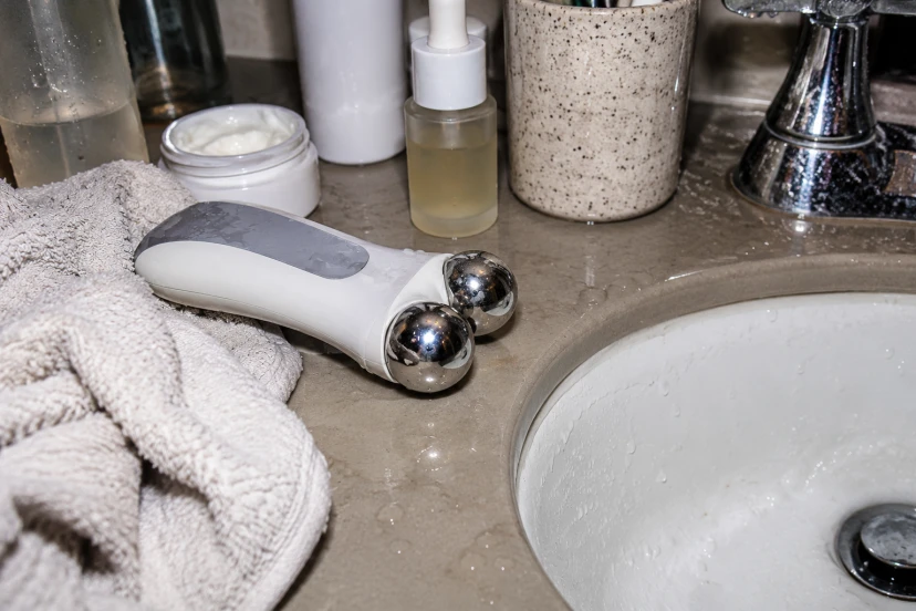 Do Microcurrent Facial Devices Work? What Evidence Shows
