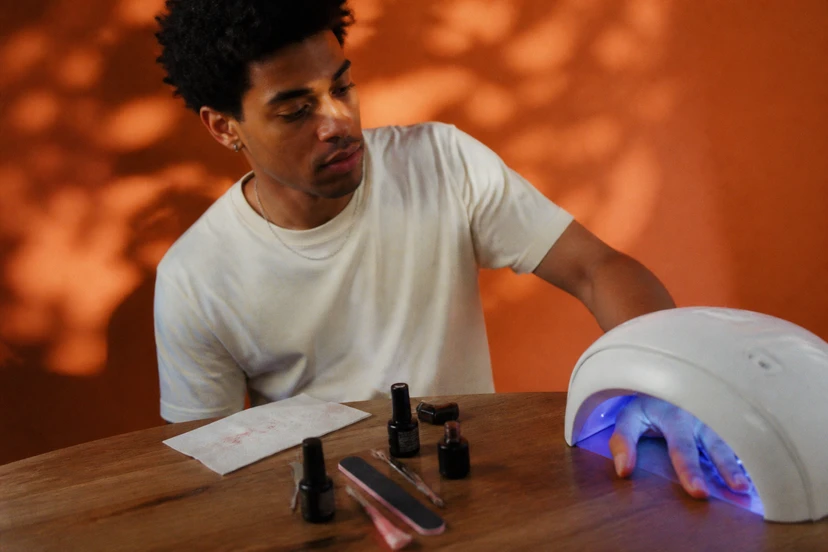 Why Nails Burn Under a UV Lamp and What to Do